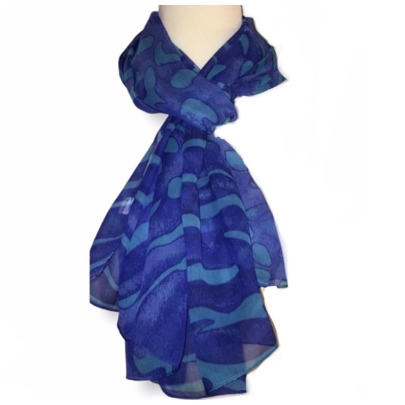 Accessories - 🔴 4/$20  Gorgeous Shades of Blue Scarf